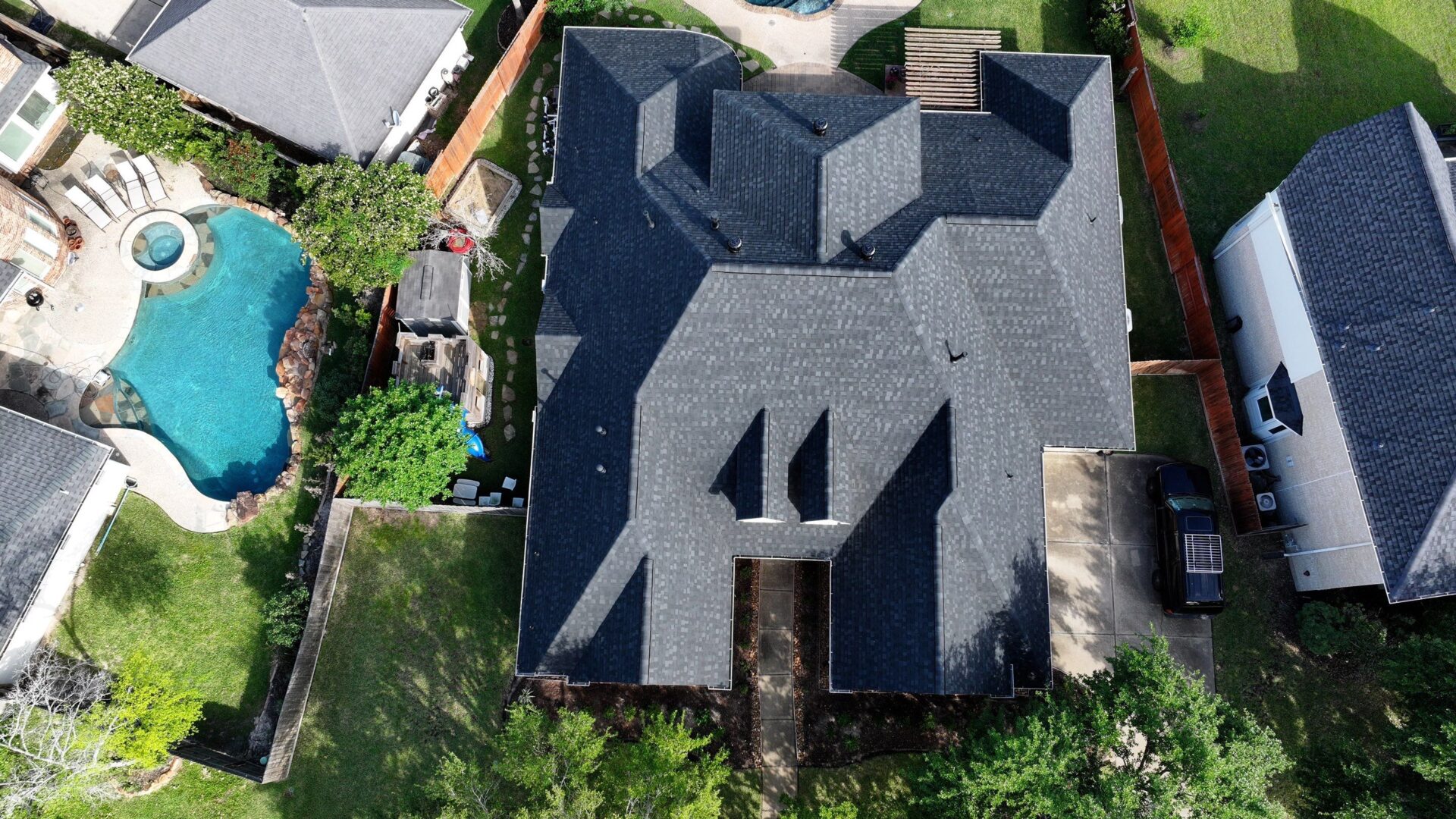Houston Roofing Trends: The Homeowner’s Guide to Energy Savings & Smart Tech